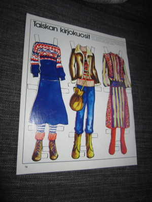 TAISKAN KIRJOKUOSIT - APU PAPERINUKKESIVU 43 / 1976