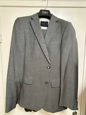 TOMMY HILFIGER TAILORED MIESTEN HARMAA PUKU KOKO 46