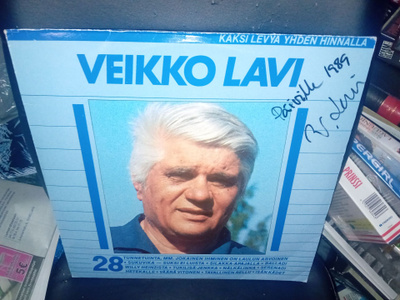 2LP Veikko Lavi : 28 tunnetuinta ( 2 x SIGNED  ) SIS POSTIKU