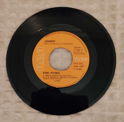 Johnny Dum Dum 7"Single