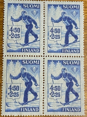 URHEILUMERKKEJÄ 1945 4,50MK+2,25MK NELIÖ**