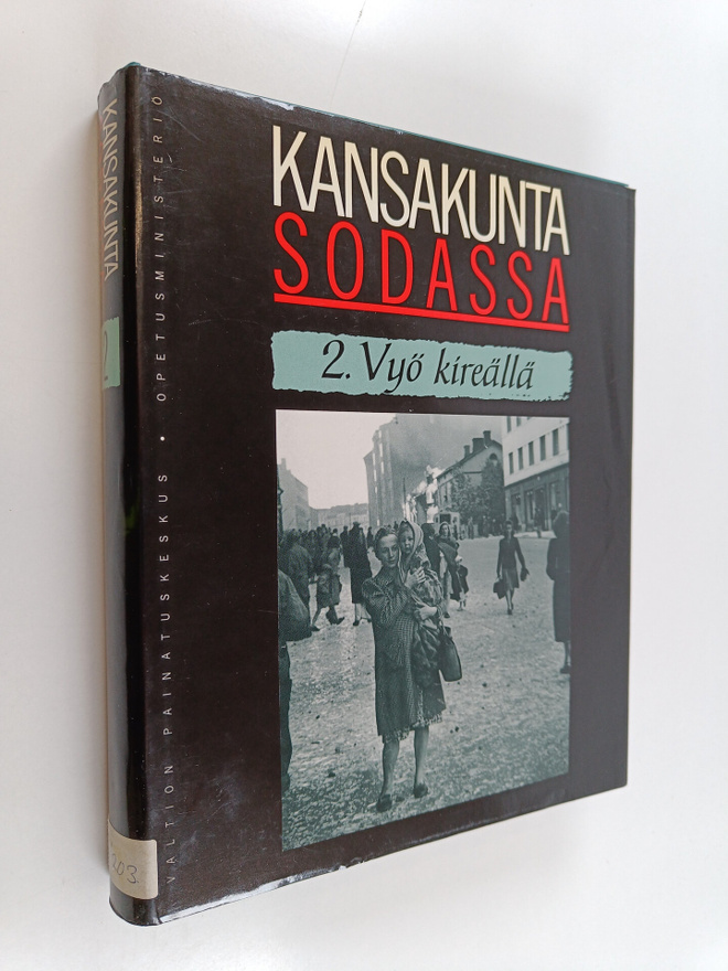 Kansakunta sodassa 2 : Vyö kireällä