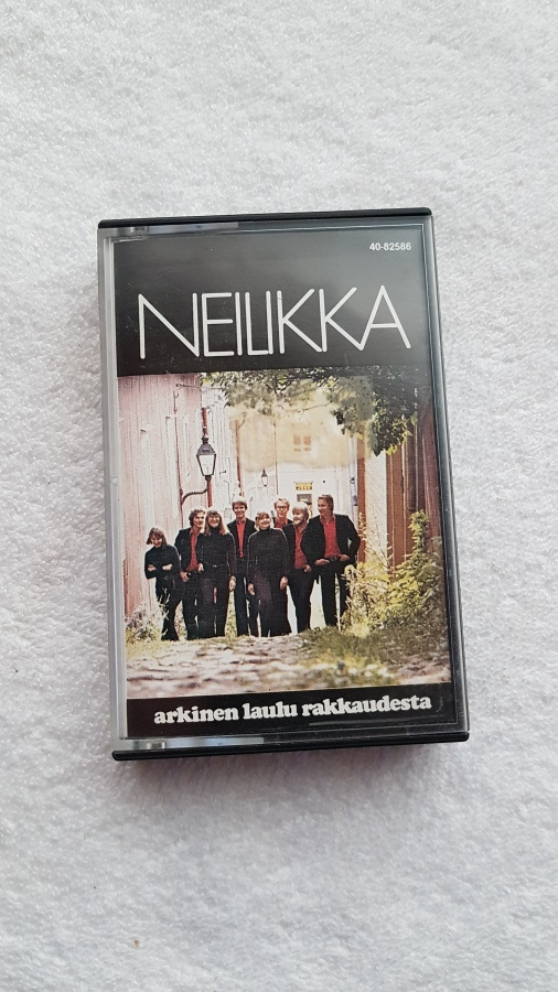 Neilikka – Arkinen Laulu Rakkaudesta C-KASETTI 1978