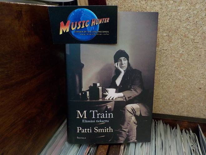 PATTI SMITH - M TRAIN KOVAKANTINEN UUSI KIRJA + NIMMARI+