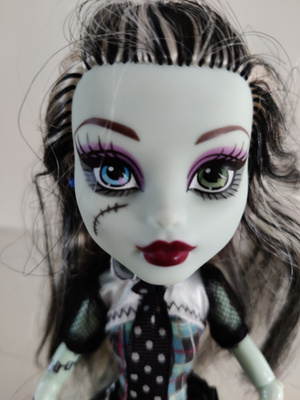 Monster High nukke Frankie Stein