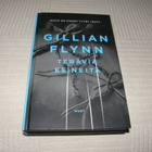Gillian Flynn Teräviä esineitä -sid - pikkukuva 1