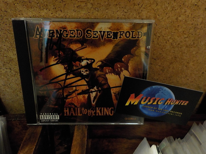 AVENGED SEVENFOLD - HAIL TO THE KING CDS + NIMMARIT