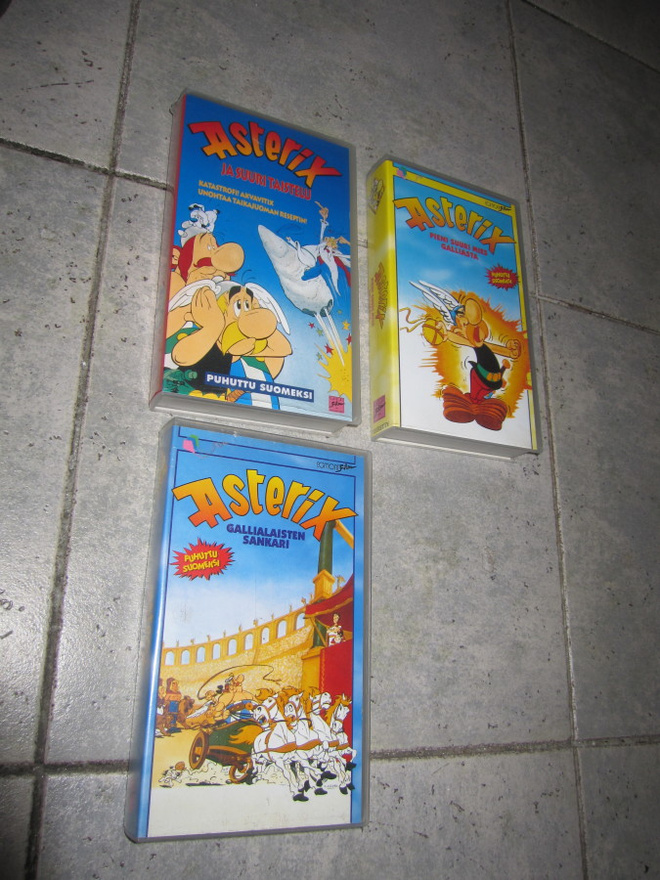 3 HYVÄKUNTOISTA ASTERIX VHS ELOKUVAA