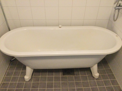 KYLPYAMME - GUSTAVSBERG. (tassuamme, valkoinen)