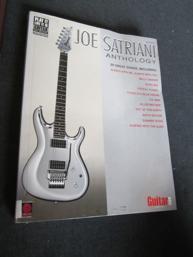 JOE SATRIANI ANTHOLOGY  NUOTTIKIRJA