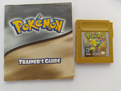 Pokemon Gold peli + ohjekirja (+Silver ohjekirja)