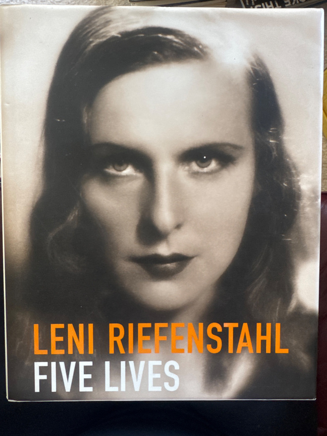 LENI RIEFENSTAHL FIVE LIVES TASCHEN KIRJA HITLERIN OHJAAJA
