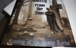Earth(Black Sabbath)/Flying Hat Band–Coming Of The Heavy Lor