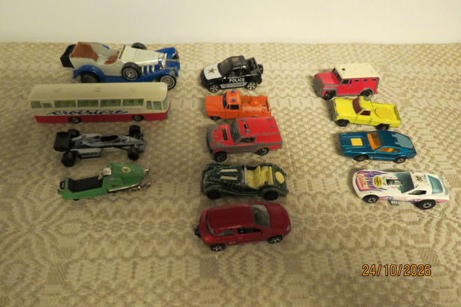 9 KPL MAJORETTE AUTOJA + 3 KPL MATCBOX + 1 KPL MATTEL