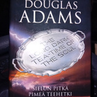 Douglas Adams: Sielun pitkä pimeä teehetki (2.p.2002) Sis.pk - pikkukuva 1