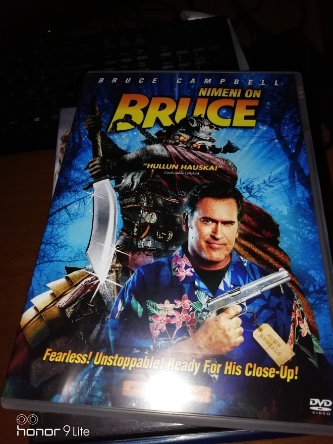 Nimeni on Bruce