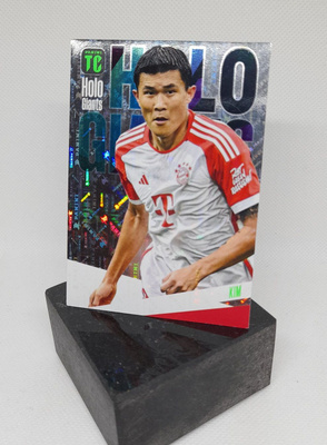 HOLO GIANTS! Kim Min-Jae, Bayern Munchen - Panini