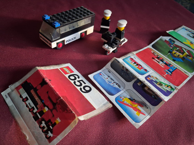 Lego Poliisit 659 + Poliisi asema 354