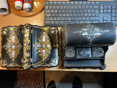 Ns Papier-Mache kirjoitus setti ja joku pöytärasia tms