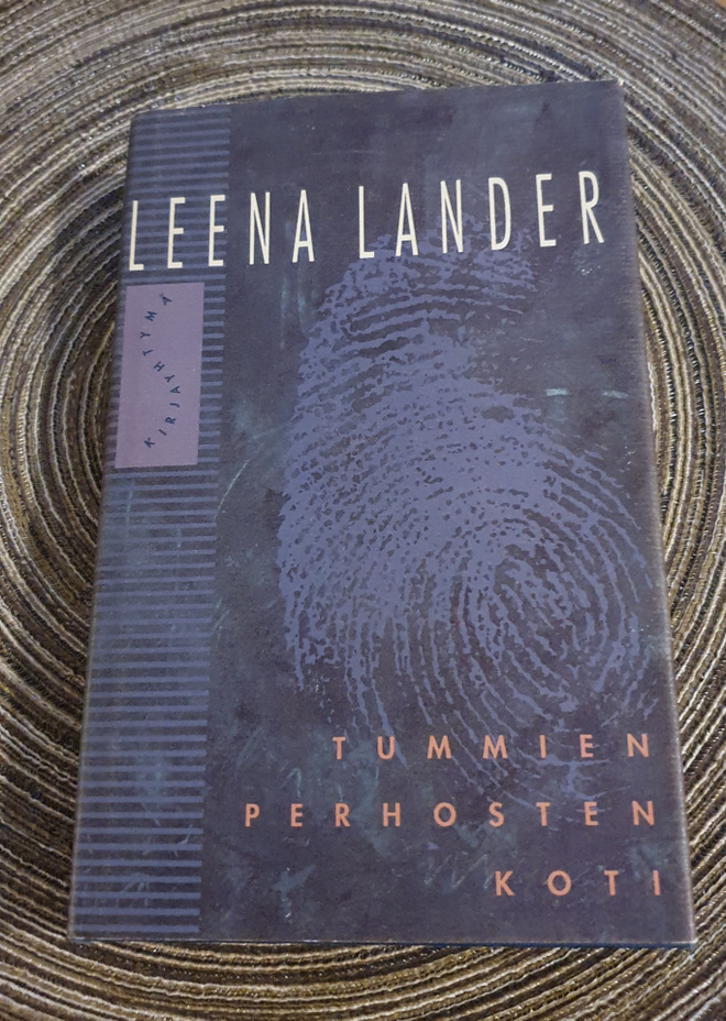 LEENA LANDER:TUMMIEN PERHOSTEN KOTI