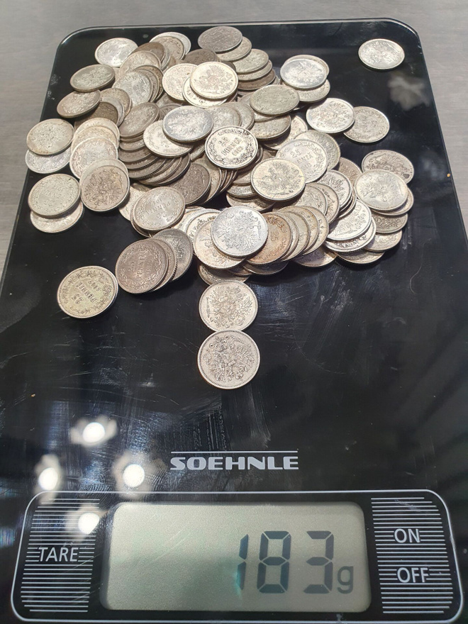 Suomalaiset kolikot, 25 penniä 145 kpl. hopeaa.