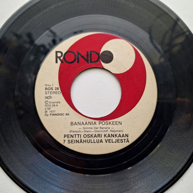 PENTTI OSKARI KANKAA 7 SEINÄHULLUA VELJESTÄ 7 "