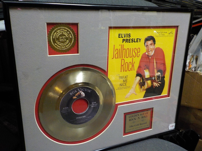 ELVIS KEHYSTETTY JAILHOUSE ROCK 24K GOLD RECORD (W)