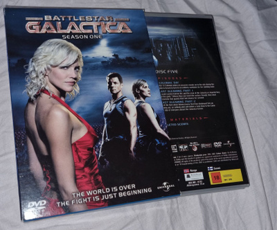 DVD Galactica kausi 1. Levy 3 puuttuu