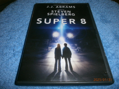 SUPER 8    -  DVD