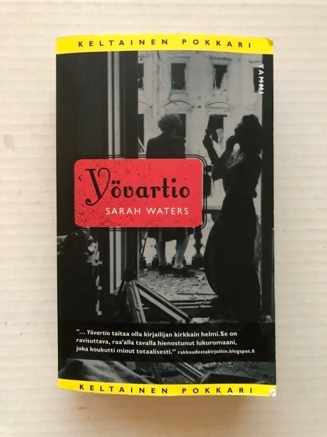 Sarah Waters Yövartio Keltainen pokkari