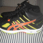 **ASICS SISÄPELI/ KORIPALLLO KENGÄT KOKO 41,5 ** - pikkukuva 1