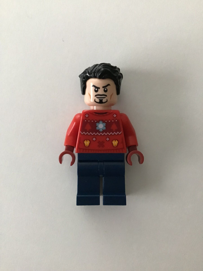Lego minifiguuri - Tony Stark - Holiday Sweater
