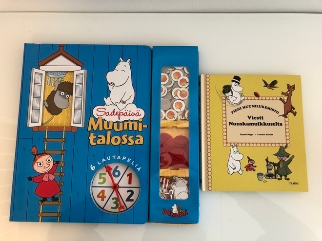 Sadepäivä Muumitalossa 6 lautapeliä & kirja