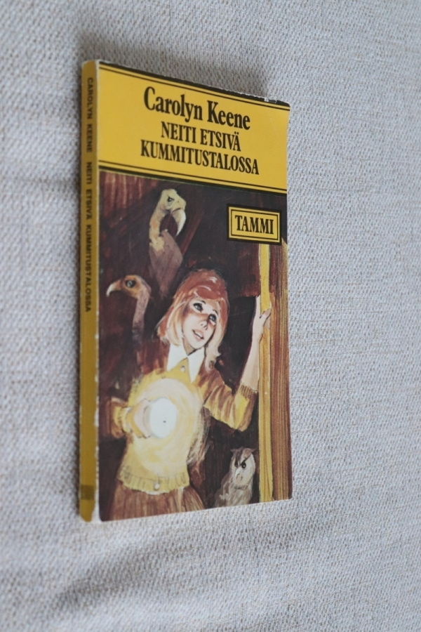 Carolyn Keene : Neiti Etsivä kummitustalossa (2.p 1975)