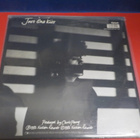 THE CURE - LETS GO TO BED M-/EX+ 12" SINGLE - pikkukuva 2