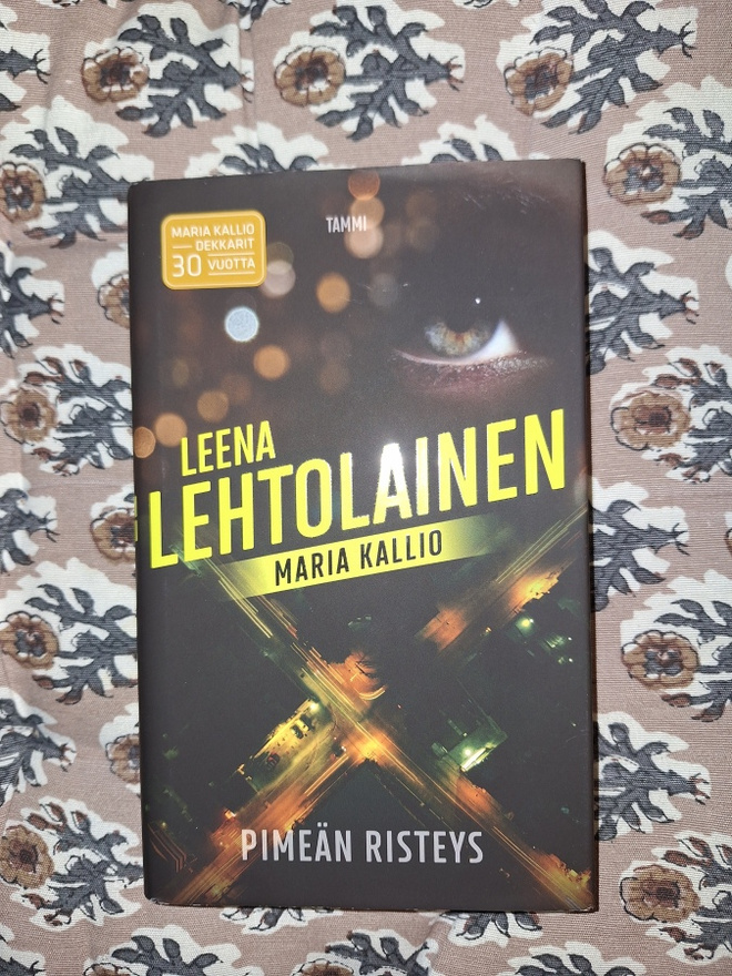Leena Lehtolainen : Pimeän risteys 1p