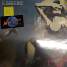 SCORPIONS - SAVAGE AMUSEMENT EX-/M- LP + - pikkukuva 1