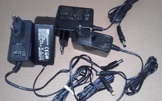 Virtalähteitä 12V 1,5A DC
