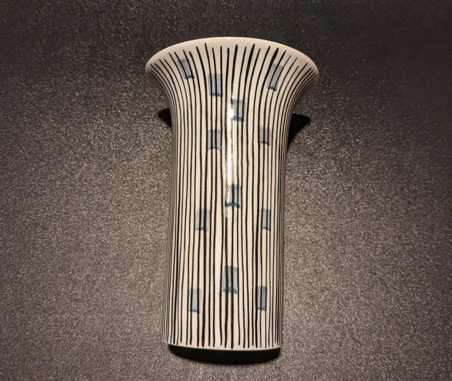 Käsinmaalattu maljakko 60-luvulta, Arabia