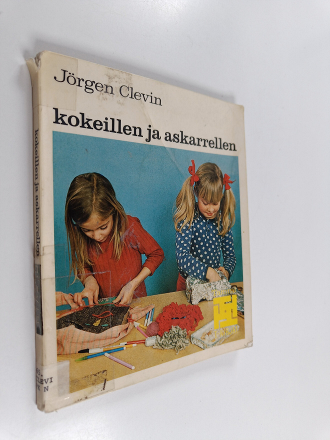Jörgen Clevin : Kokeillen ja askarellen