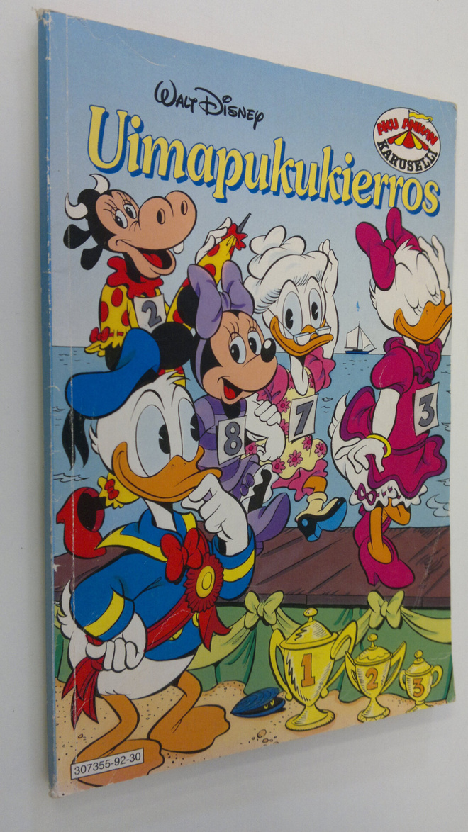 Walt Disney : Uimapukukierros