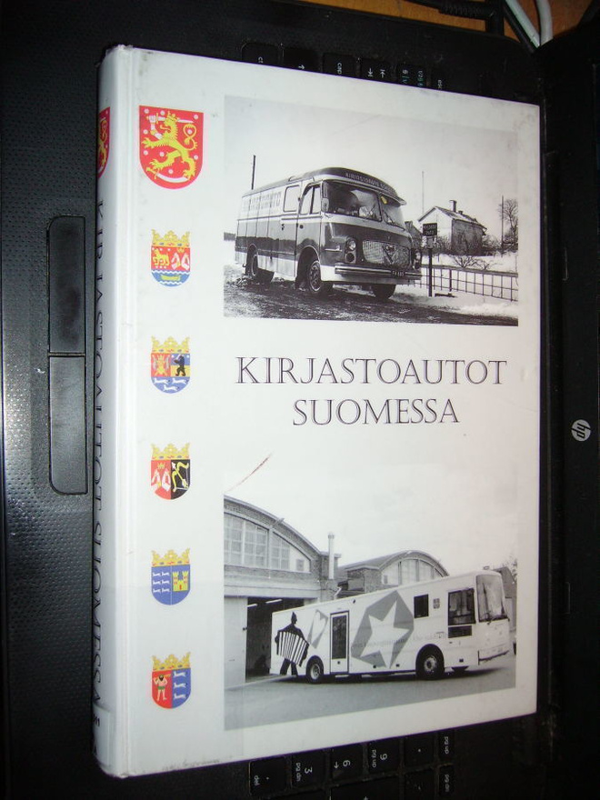 Holme - Sivenius : Kirjastoautot Suomessa ( 1 p. 2009 ) EIPK