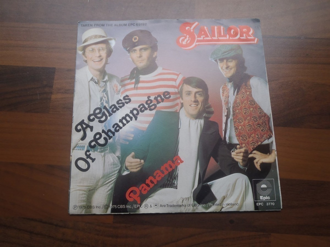 SAILOR - A GLASS OF CHAMPAGNE 7" single