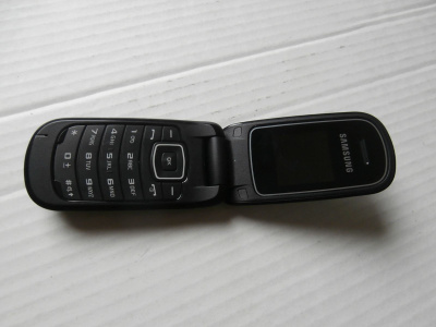 Samsung GT-E1150i Simpukkapuhelin