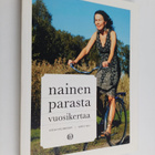 Leena Hausbrandt : Nainen parasta vuosikertaa - pikkukuva 1