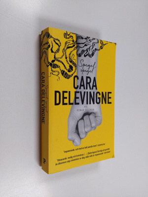 Cara Delevingne : Spegel, spegel