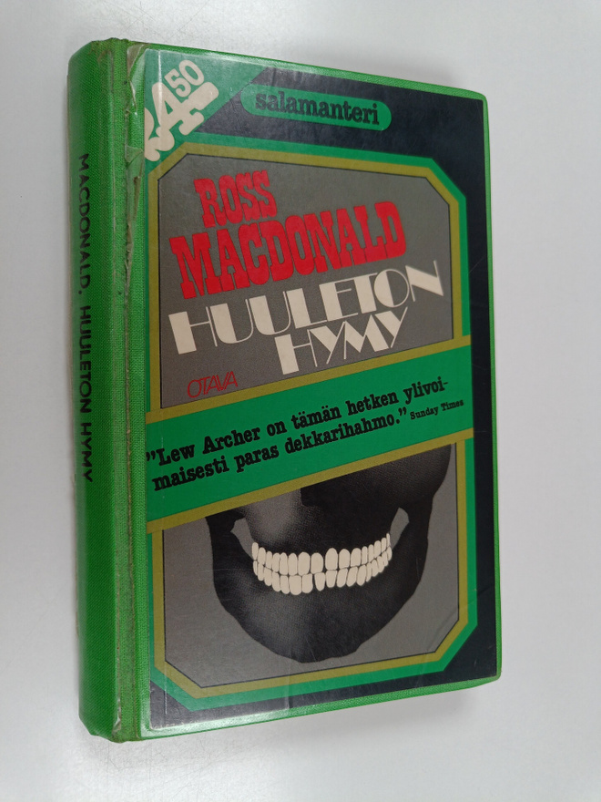 Ross Macdonald : Huuleton hymy