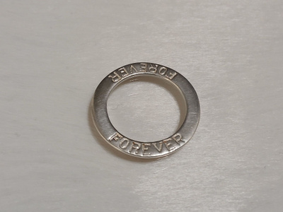 Hopea riipus Forever Affirmation Circle Band 925