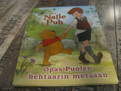 Nalle Puh - Opas puolen hehtaarin metsään *uusi*