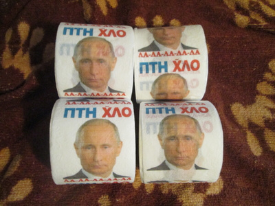 neljä rullaa Vladimir Putin WC-paperia